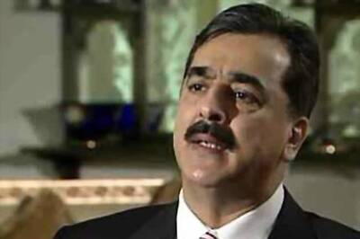 Gilani offers to quit after Pak SC notice: Report