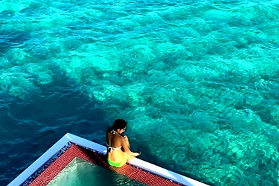 Sara Ali Khan Returns from Maldives Vacation, Greets Paparazzi Happy New Year