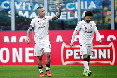 Cagliari Players Give up Month's Salary to Avoid Team Layoffs Amid Covid-19 Crisis