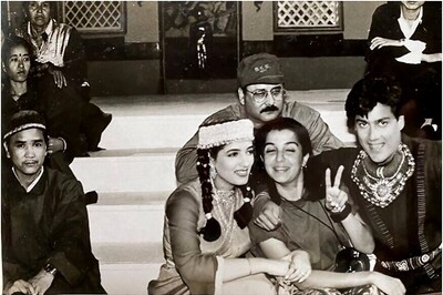 Farah Khan Tries to Embarrass Twinkle Khanna with Throwback Picture from Set of Uff Ye Mohabbat