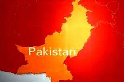 Ten killed in Pakistani bomb attack