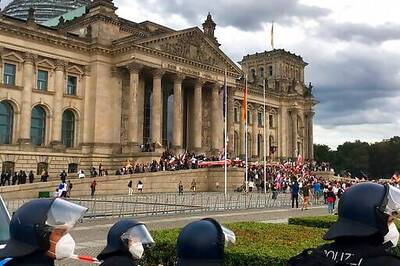 German Leaders Condemn Far-right Attempt To Storm Reichstag
