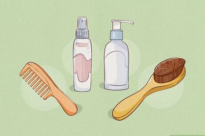 How to Straighten Hair With a Blow Dryer