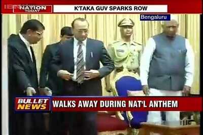 Karnataka Governor walks out as national anthem plays