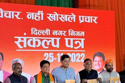 BJP Says Kejriwal 'Patronising Corrupt', Wraps Up MCD Poll Campaign with 'Vijay Sankalp' Roadshows