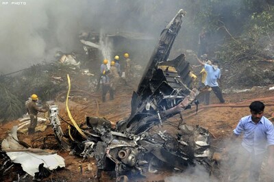 Air crash kills family on way to attend wedding