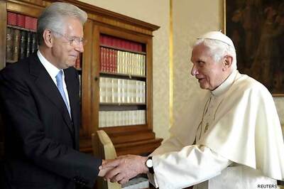 Italian Prime Minister visits Pope Benedict XVI