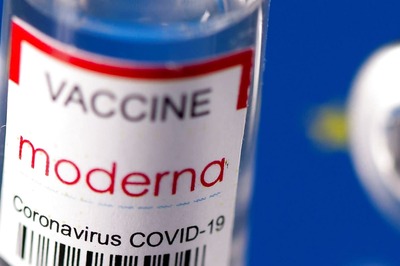 Moderna CEO Warns COVID-19 Shots Less Effective Against Omicron, Spooks Markets