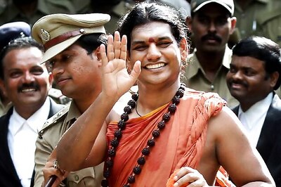 'Issue public notice against Nithyananda'