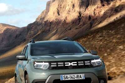 Next-Gen Renault Duster Spotted Testing, India Launch in 2025