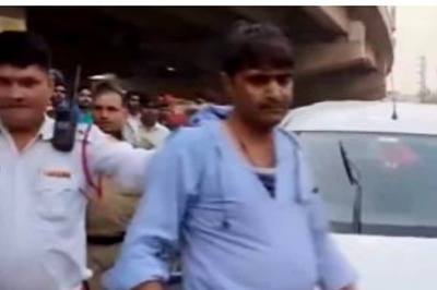 Haryana Traffic Police Dragged By Drunk Driver After He Asked For Car Documents; Video Goes Viral