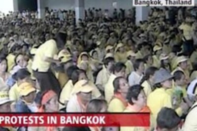 Anti-govt protesters wounded near Thai airport