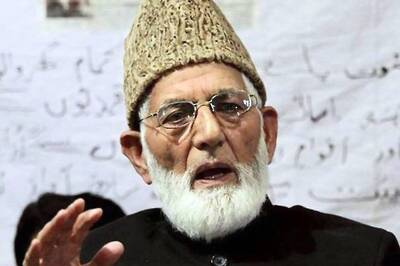 Hurriyat Leader Geelani Stopped From Holding Meeting, Mirwaiz Under House Arrest