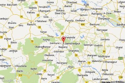 Valentine's Day: Lovers chased away, greeting cards burnt by Manav Jankalyan Sena