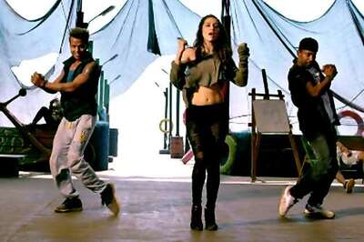 Watch: Shraddha Kapoor impresses with her flawless dance moves in 'Sun Saathiya' from 'ABCD 2'