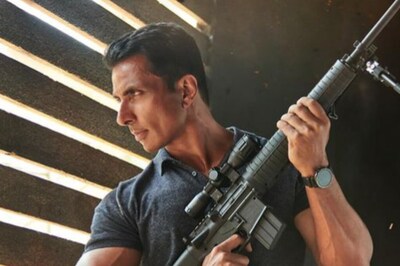 Sonu Sood’s Directorial Venture Fateh To Pay Homage To 'Cyber Crime Victims'