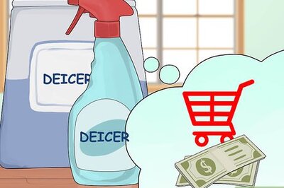 How to Clean Ice off a Sidewalk