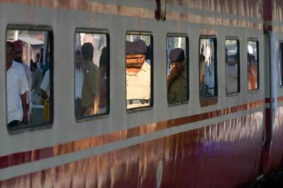 Passengers to Grade Rajdhani, Shatabdi Trains on Cleanliness