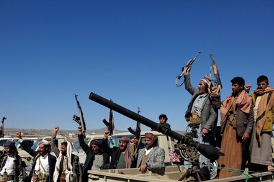 US Military Again Targets Houthi Sites in Yemen with Barrage of Missiles