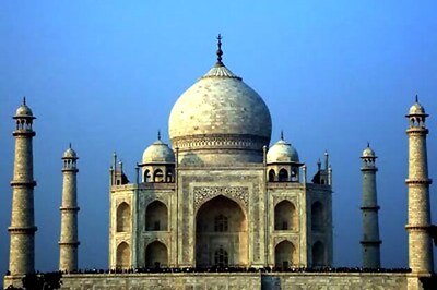 News briefs: Snake bites haunt security personnel at Taj Mahal