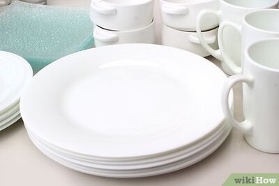 How to Arrange Dishes in Kitchen Cabinets