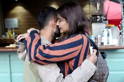 Sonam Kapoor's Latest Picture With Husband Anand Ahuja Will Make You All Go 'Aww'!
