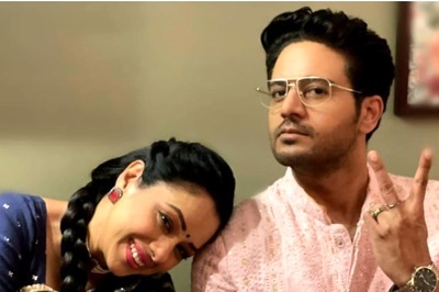 Watch: Anupamaa Actors Rupali Ganguly, Gaurav Khanna Groove to Salman Khan's Song Aksa Beach