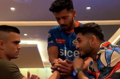 Mumbai Indians Players Sweat It Out in Gym to Keep Playoffs Hopes Alive Ahead Match vs SRH | WATCH