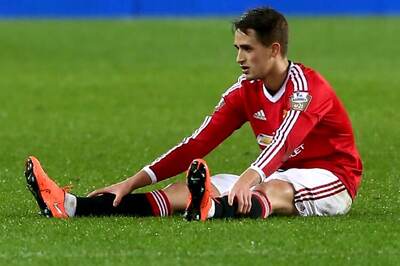 'Injured' Janujaz limps out of Manchester United U-21 match
