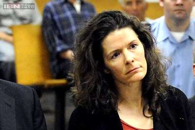 Prosecutors drop domestic spat case against Paul Simon, wife