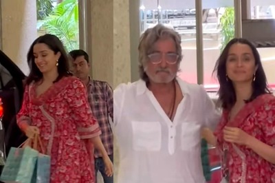 Shraddha Kapoor, Accompanied By Father Shakti Kapoor, Arrives At Aunt’s House For Ganpati Darshan