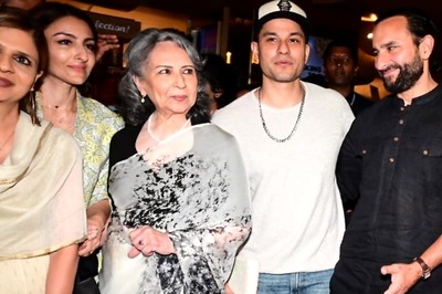 Saif Ali Khan Joins Sharmila Tagore for Family Date; Kunal Protects Mom-in-law from Crowd | Watch