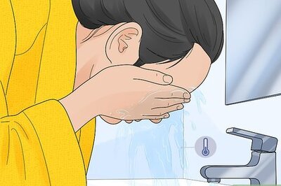 How to Make Your Eyes Stop Hurting after Swimming