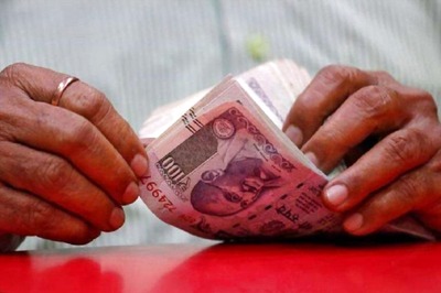 Rupee Inches 5 Paise Higher to 72.41 Against US Dollar in Early Trade