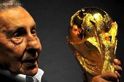 Uruguayan football legend Alcides Ghiggia dies at 88