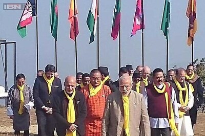 Modi, Sharif shake hands, meet at SAARC retreat