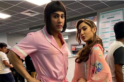 Varun Dhawan Beats Sara Ali Khan With His 'Chick' Look, Leaves Samantha Ruth Prabhu and Dino Morea Go ROFL