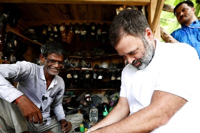 'Like God Descended On My Kiosk': UP Cobbler Who Taught Rahul Gandhi to Mend Shoes Shares Memorable Experience