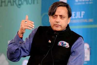 'Campaign of Calumny': Tharoor Files Defamation Suit Against Arnab Goswami