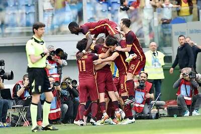 Juventus sight scudetto record as Roma rout Lazio 4-1 in Serie A