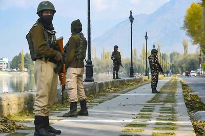 Restrictions Imposed on Friday Lifted from All Parts of Srinagar