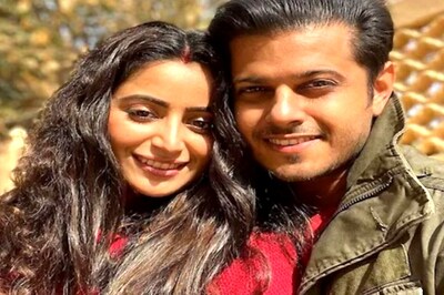 Actors Neil Bhatt, Aishwarya Sharma Celebrate 1-month Wedding Anniversary in Jaisalmer
