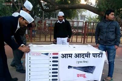 Taking a round in the New Delhi Assembly seat – Arvind Kejriwal or Kiran Bedi?