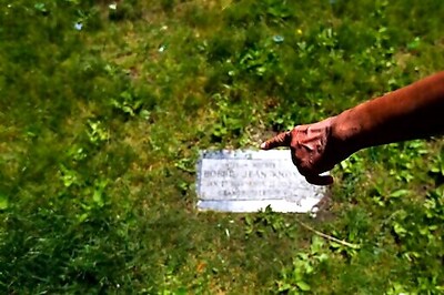 Hosea Knox, Chicago Tombstone Maker 'Elmo,' Dies At 82