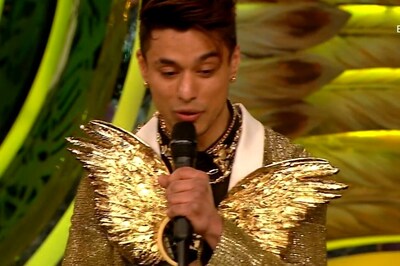 Pratik Sehajpal Tears Up As Tejasswi Prakash Lifts Bigg Boss 15 Trophy, Salman Comforts Him