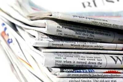 Reading newspaper as a punishment for jaywalkers in China