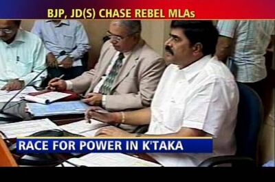 K'taka crisis: Yeddyurappa government may survive