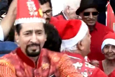 WATCH: This Christmas Celebration at Mumbai's Marine Drive is a Whole Mood