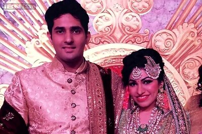 Photo of the day: Singer Tulsi Kumar and Hitesh Ralhan make a cute couple as they pose together at their sangeet ceremony
