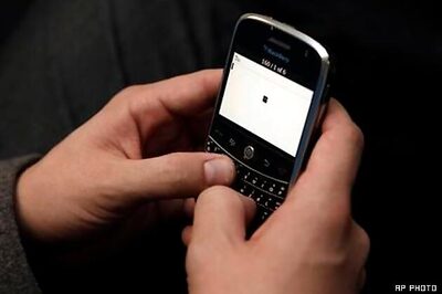 Tween texting subverts grammar, language skills